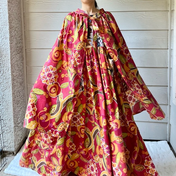 Vintage Fabric | Handmade Cloak Cape Poncho 10095 - Picture 11 of 15